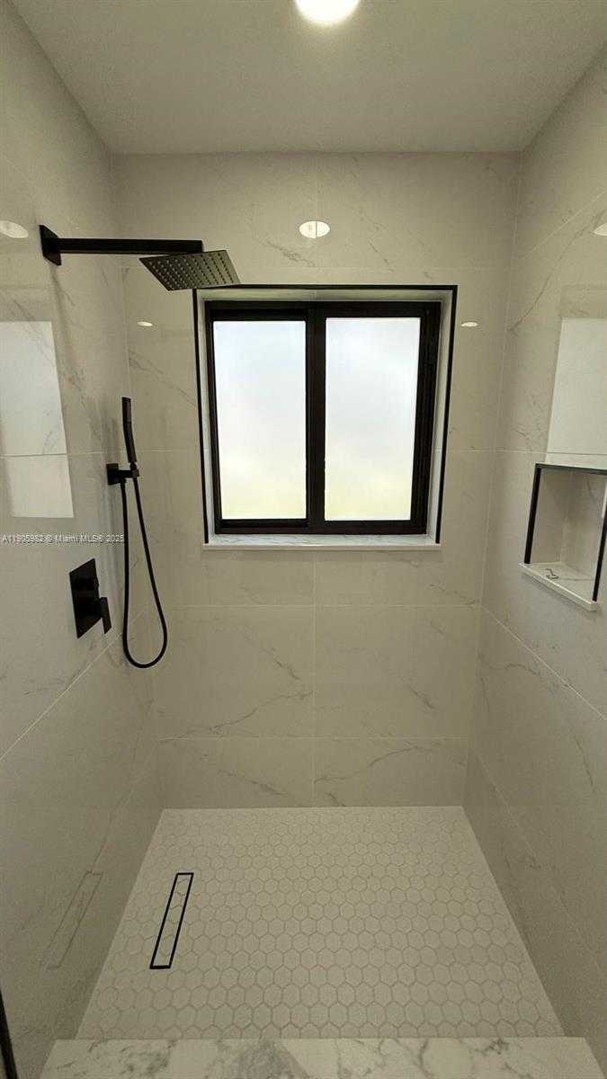 Small Image of 20 NORTH WEST 197TH ST, Miami Gardens Number 36