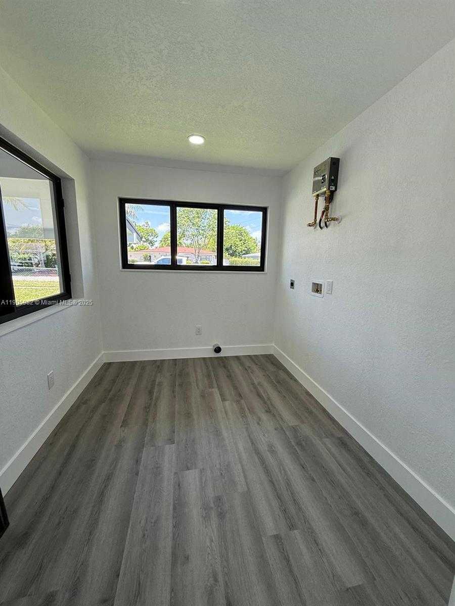 Small Image of 20 NORTH WEST 197TH ST, Miami Gardens Number 42