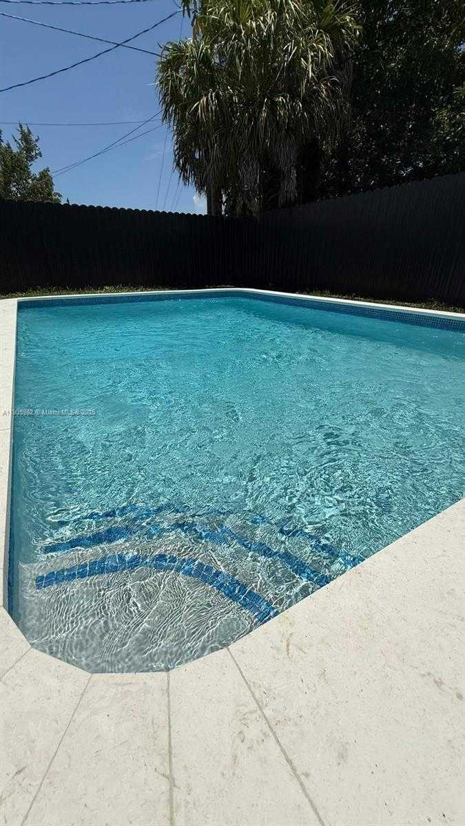 Small Image of 20 NORTH WEST 197TH ST, Miami Gardens Number 8