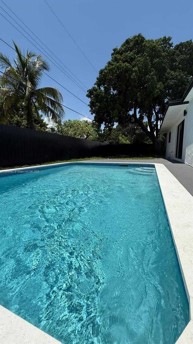 Small Image of 20 NORTH WEST 197TH ST, Miami Gardens Number 9