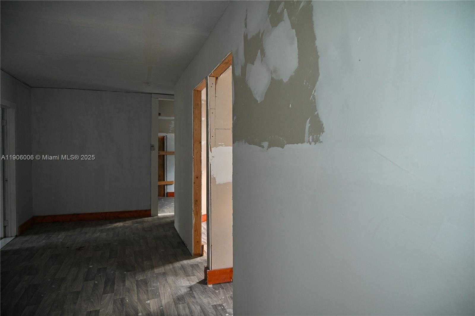 Small Image of 134 FLORIDA AVE, Coral Gables Number 7