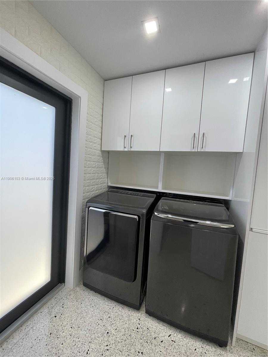 Small Image of 180 NORTH WEST 59TH CT, Miami Number 12