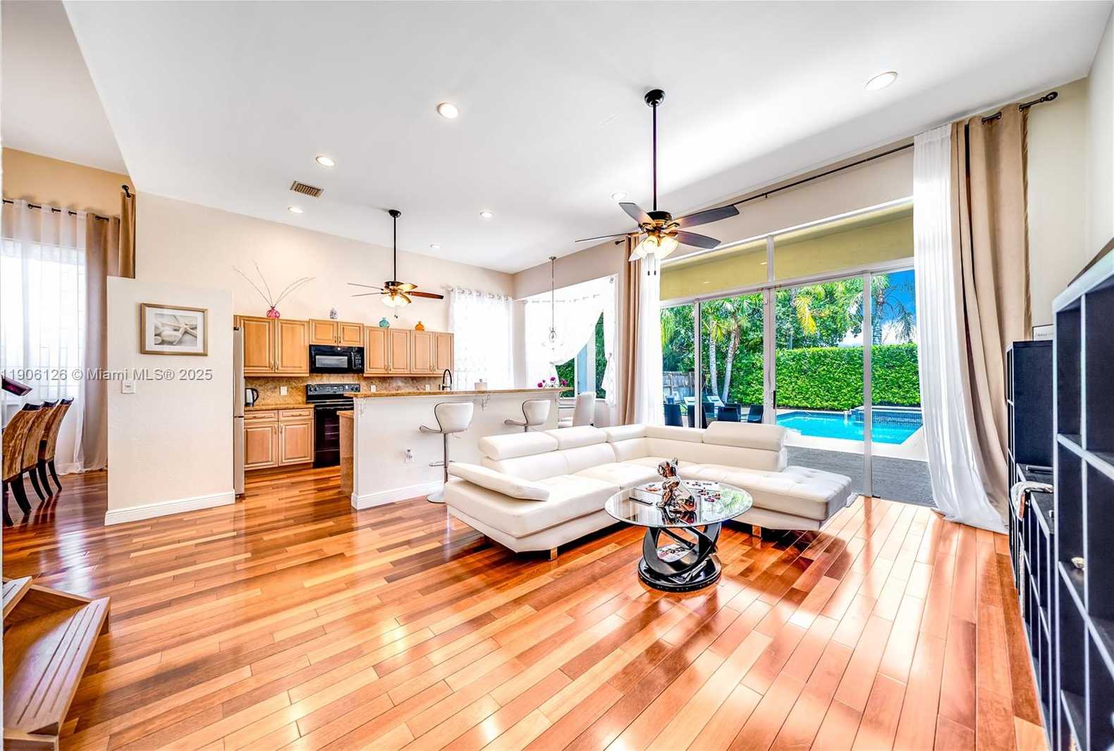 Small Image of 1241 SOUTH 13TH AVE, Hollywood Number 16