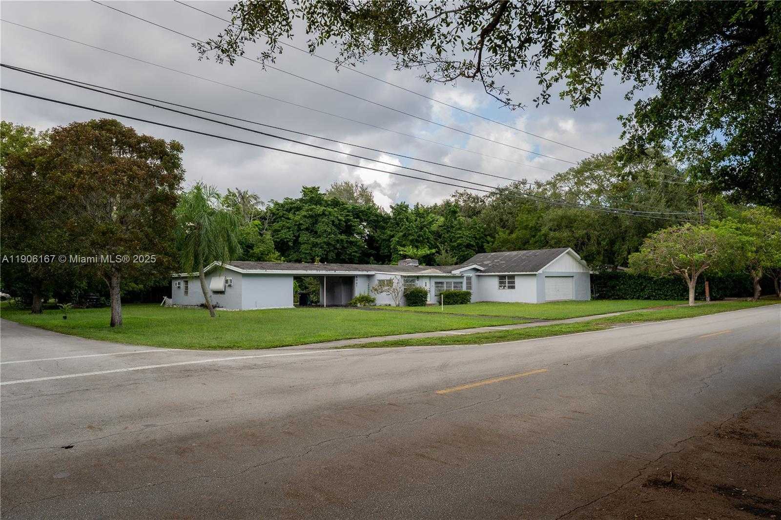 Small Image of 8045 SOUTH WEST 128TH ST, Pinecrest Number 5