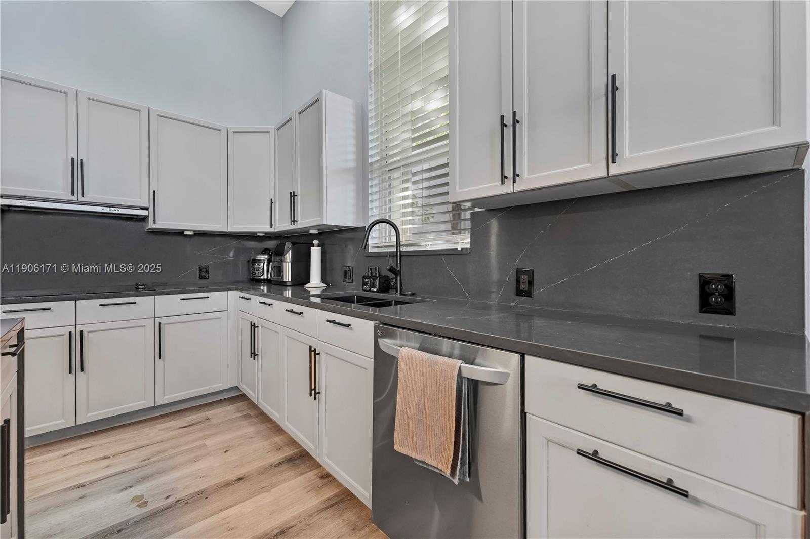 Small Image of 5046 SOUTH WEST 162ND AVE, Miramar Number 7