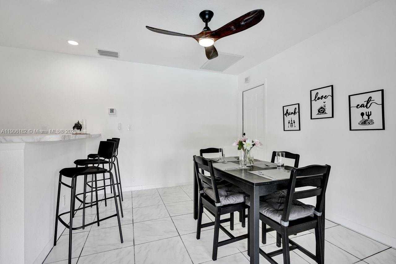 Small Image of 1659 40TH ST, West Palm Beach Number 16