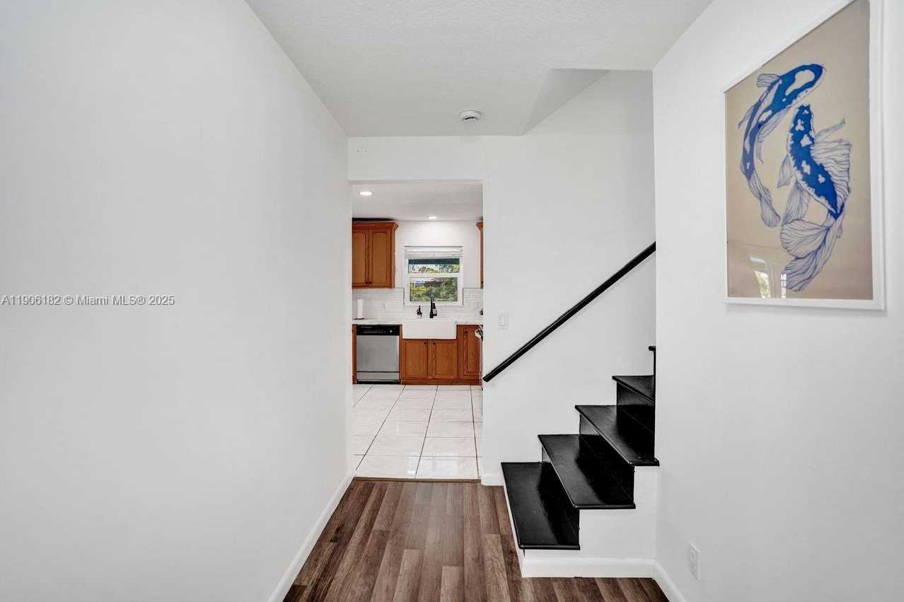 Small Image of 1659 40TH ST, West Palm Beach Number 2