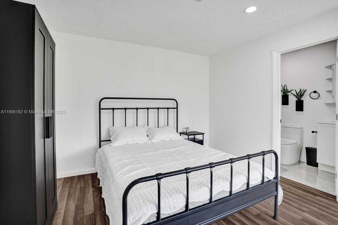 Small Image of 1659 40TH ST, West Palm Beach Number 20