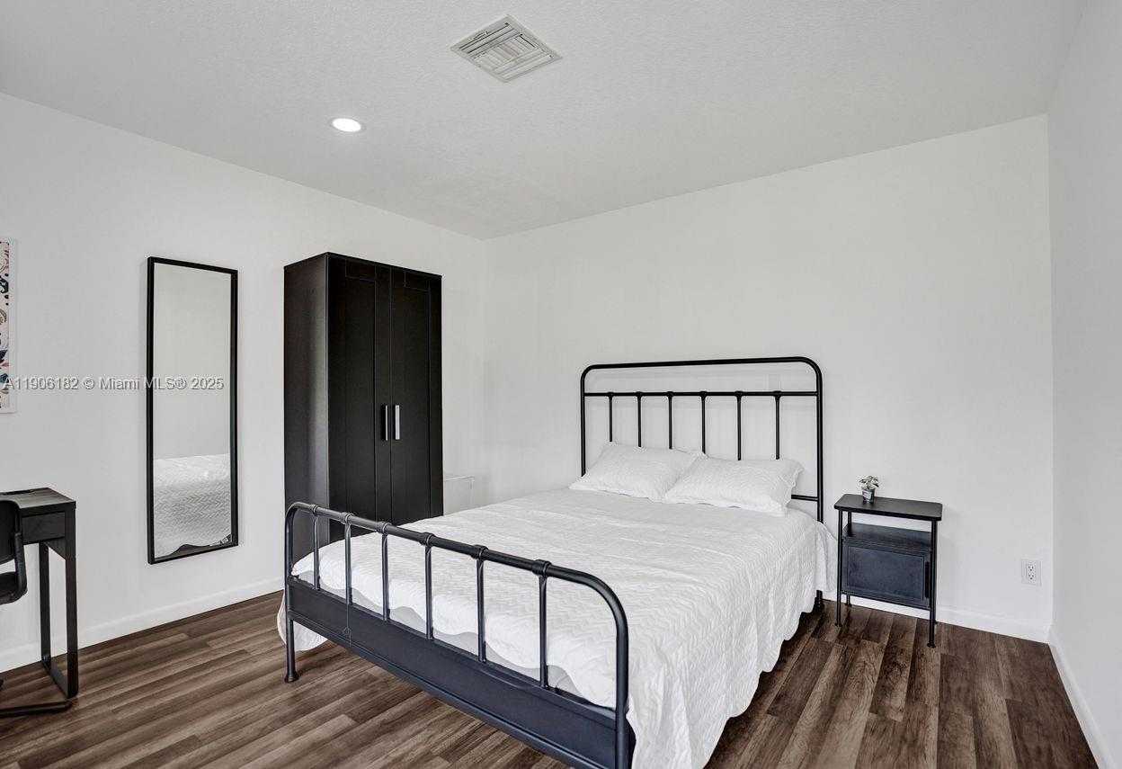 Small Image of 1659 40TH ST, West Palm Beach Number 22