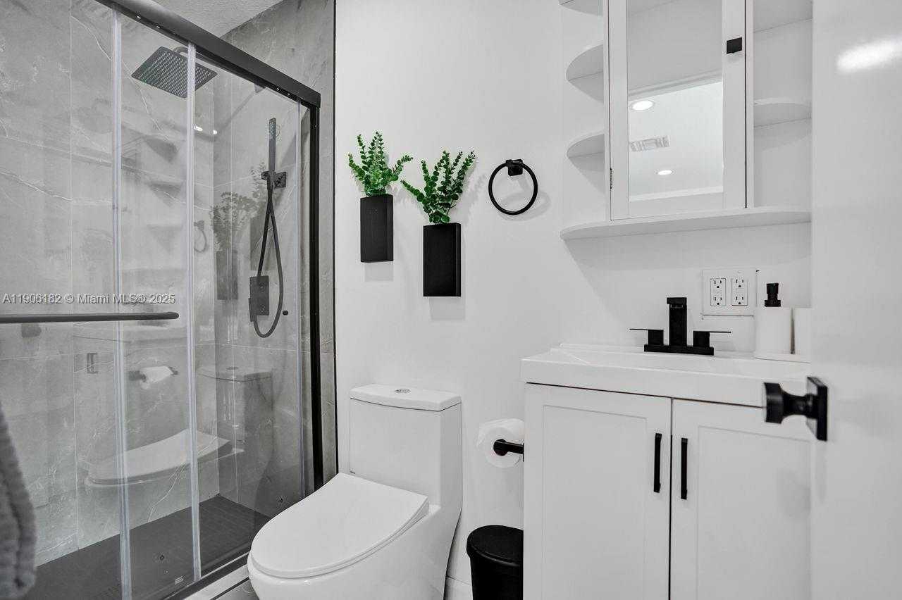 Small Image of 1659 40TH ST, West Palm Beach Number 23