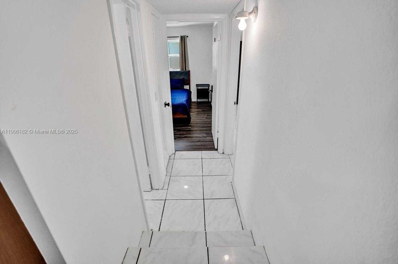 Small Image of 1659 40TH ST, West Palm Beach Number 25