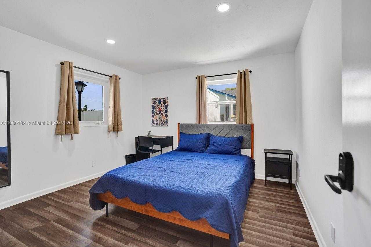 Small Image of 1659 40TH ST, West Palm Beach Number 27