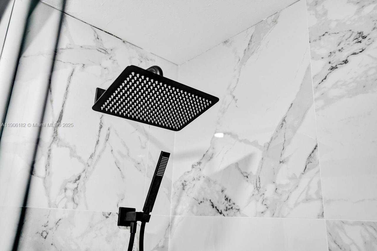 Small Image of 1659 40TH ST, West Palm Beach Number 31