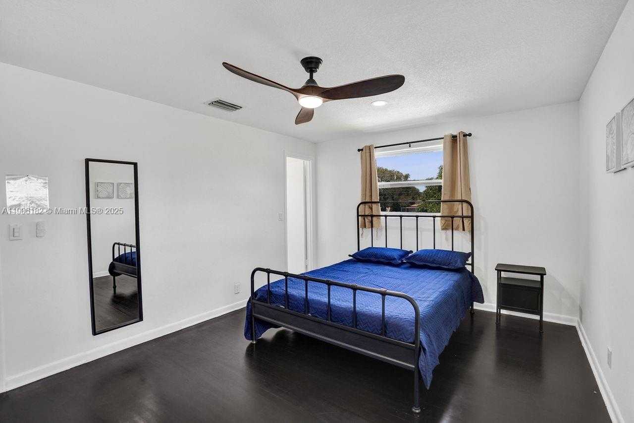 Small Image of 1659 40TH ST, West Palm Beach Number 37