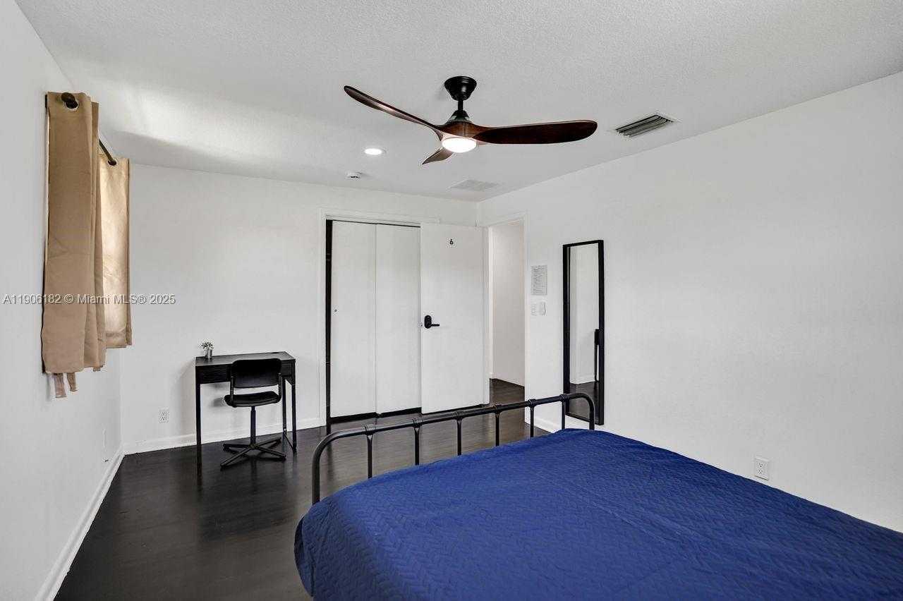 Small Image of 1659 40TH ST, West Palm Beach Number 38