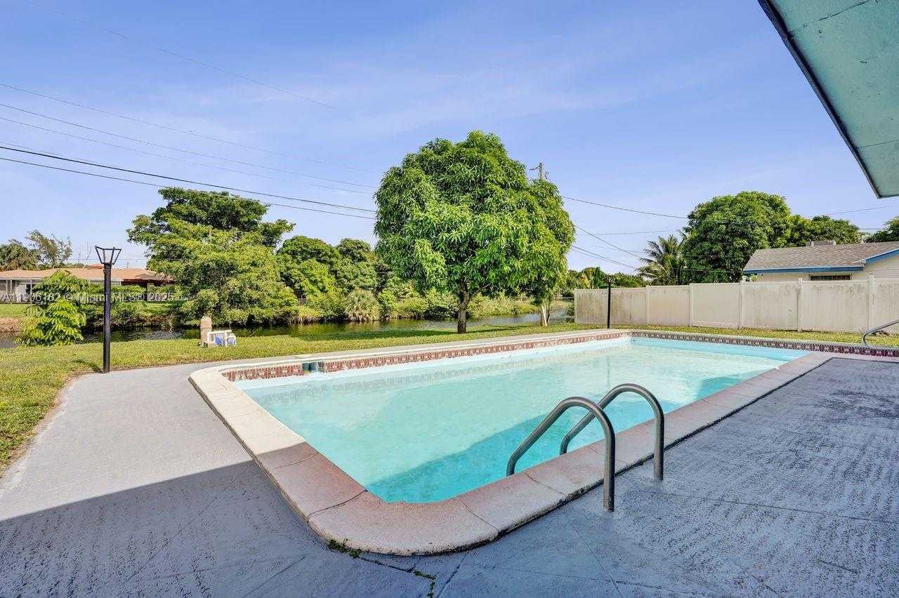 Small Image of 1659 40TH ST, West Palm Beach Number 54