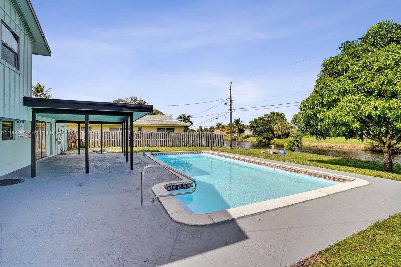 Small Image of 1659 40TH ST, West Palm Beach Number 56