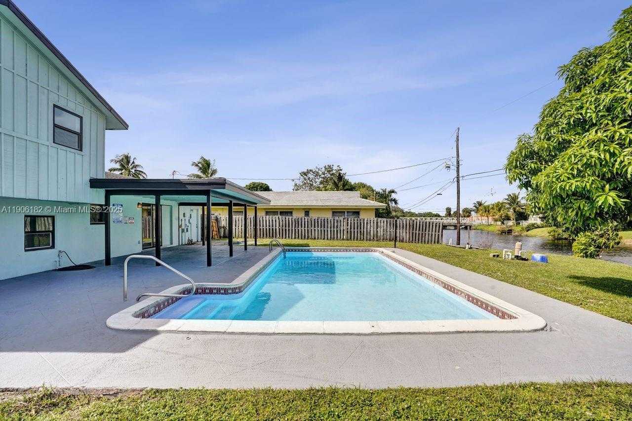 Small Image of 1659 40TH ST, West Palm Beach Number 57