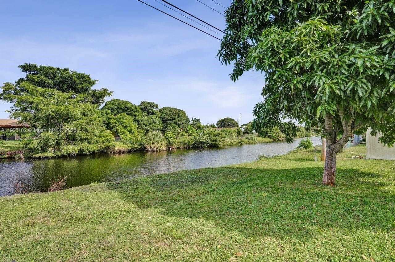 Small Image of 1659 40TH ST, West Palm Beach Number 60