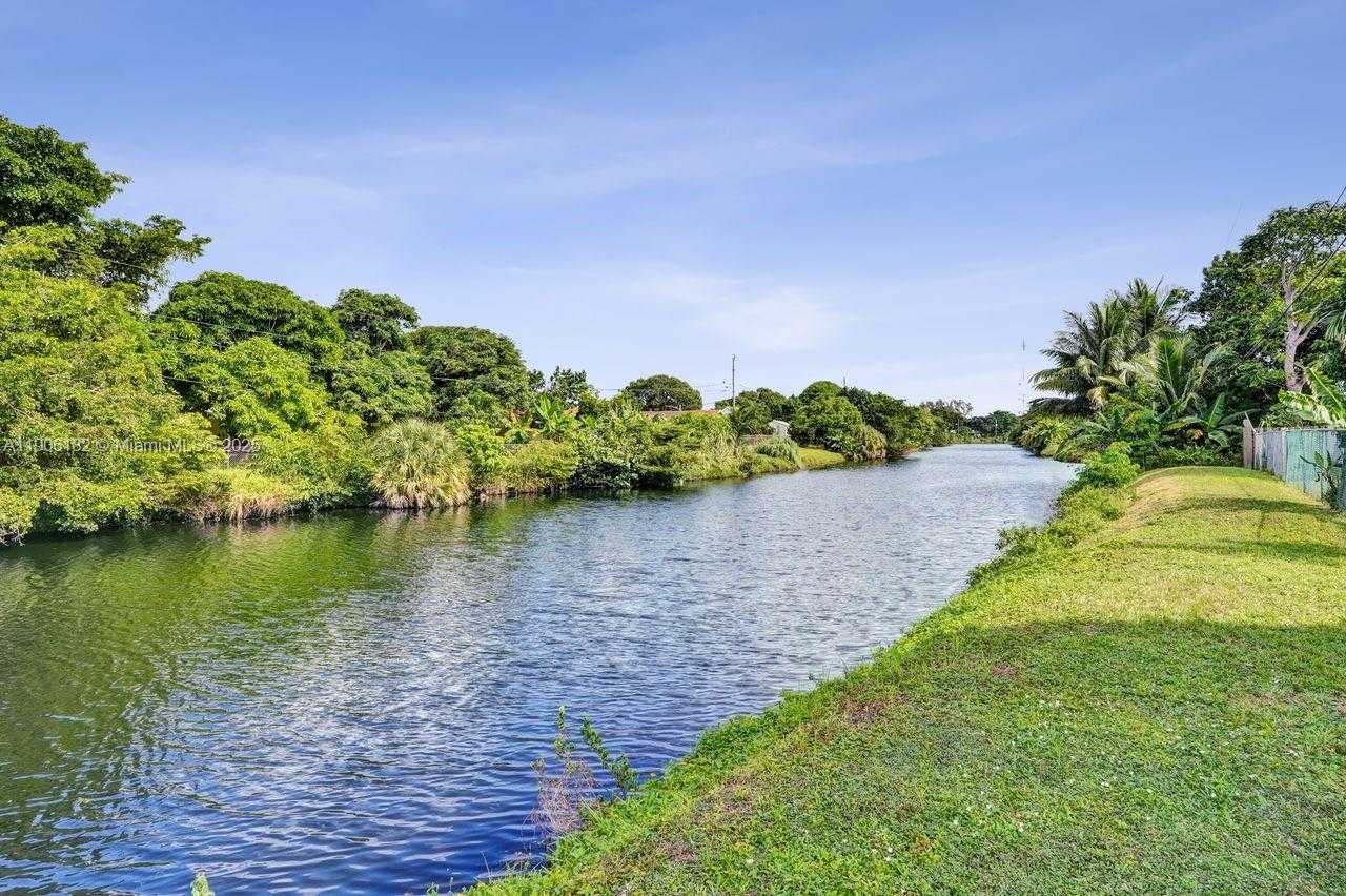 Small Image of 1659 40TH ST, West Palm Beach Number 62