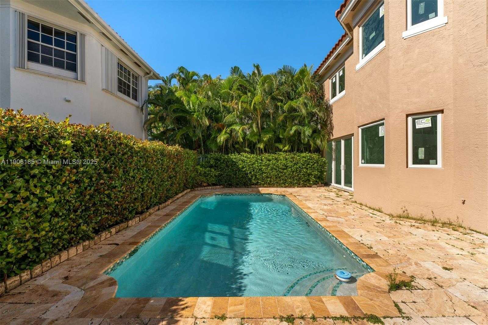 Small Image of 3944 NORTH EAST 194TH TRL, Sunny Isles Beach Number 11