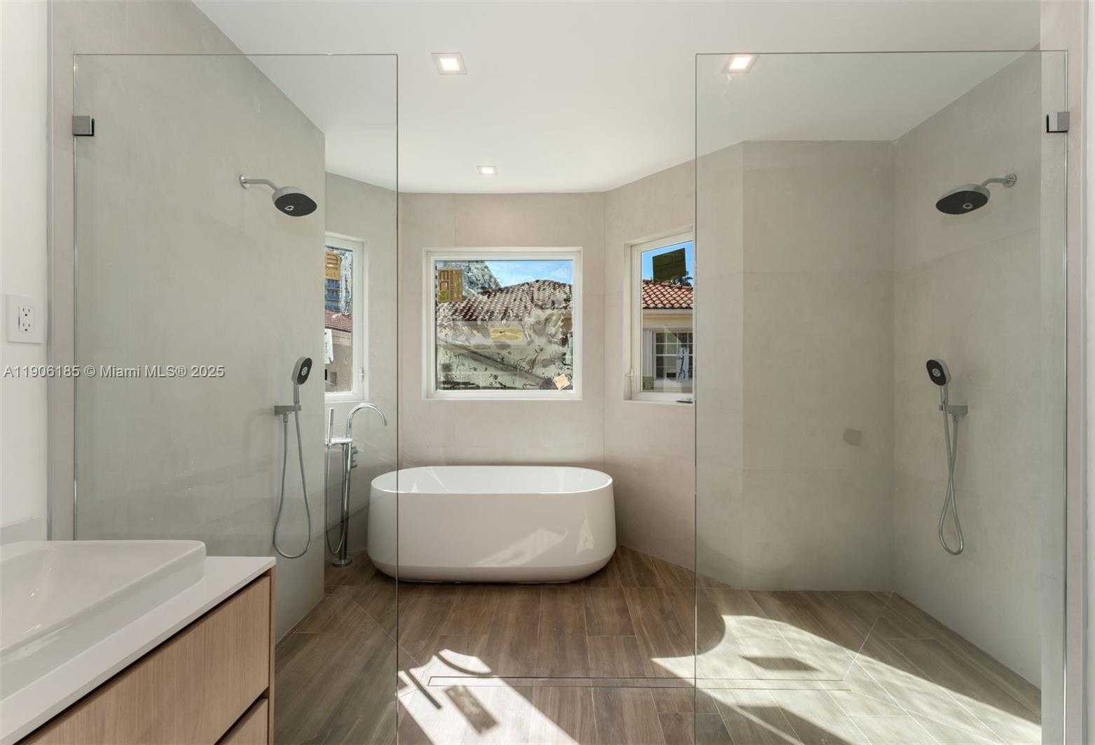 Small Image of 3944 NORTH EAST 194TH TRL, Sunny Isles Beach Number 5