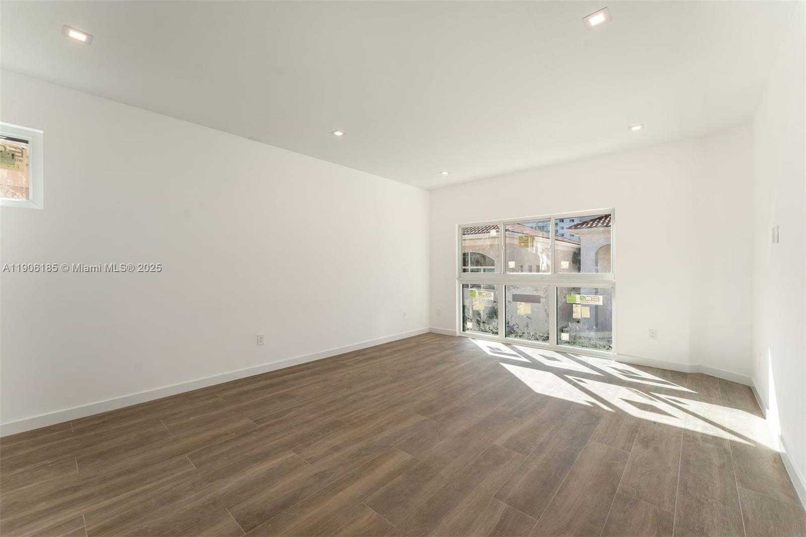 Small Image of 3944 NORTH EAST 194TH TRL, Sunny Isles Beach Number 6