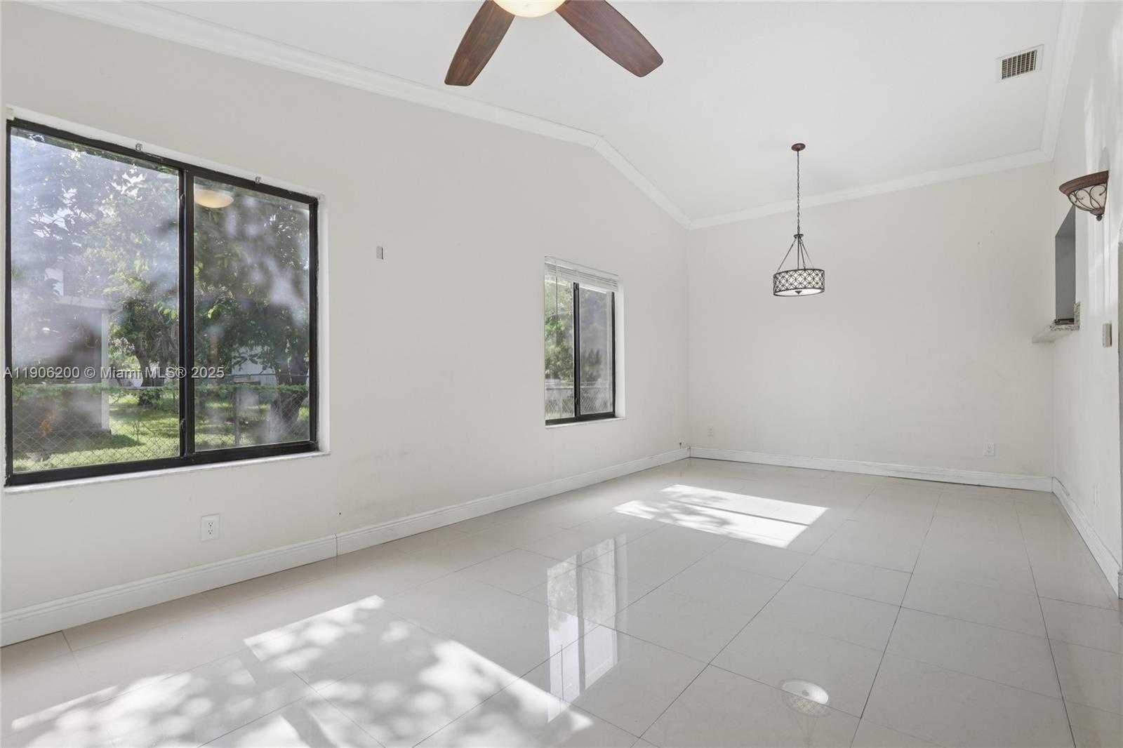 Small Image of 9315 SOUTH WEST 170TH LN, Palmetto Bay Number 13