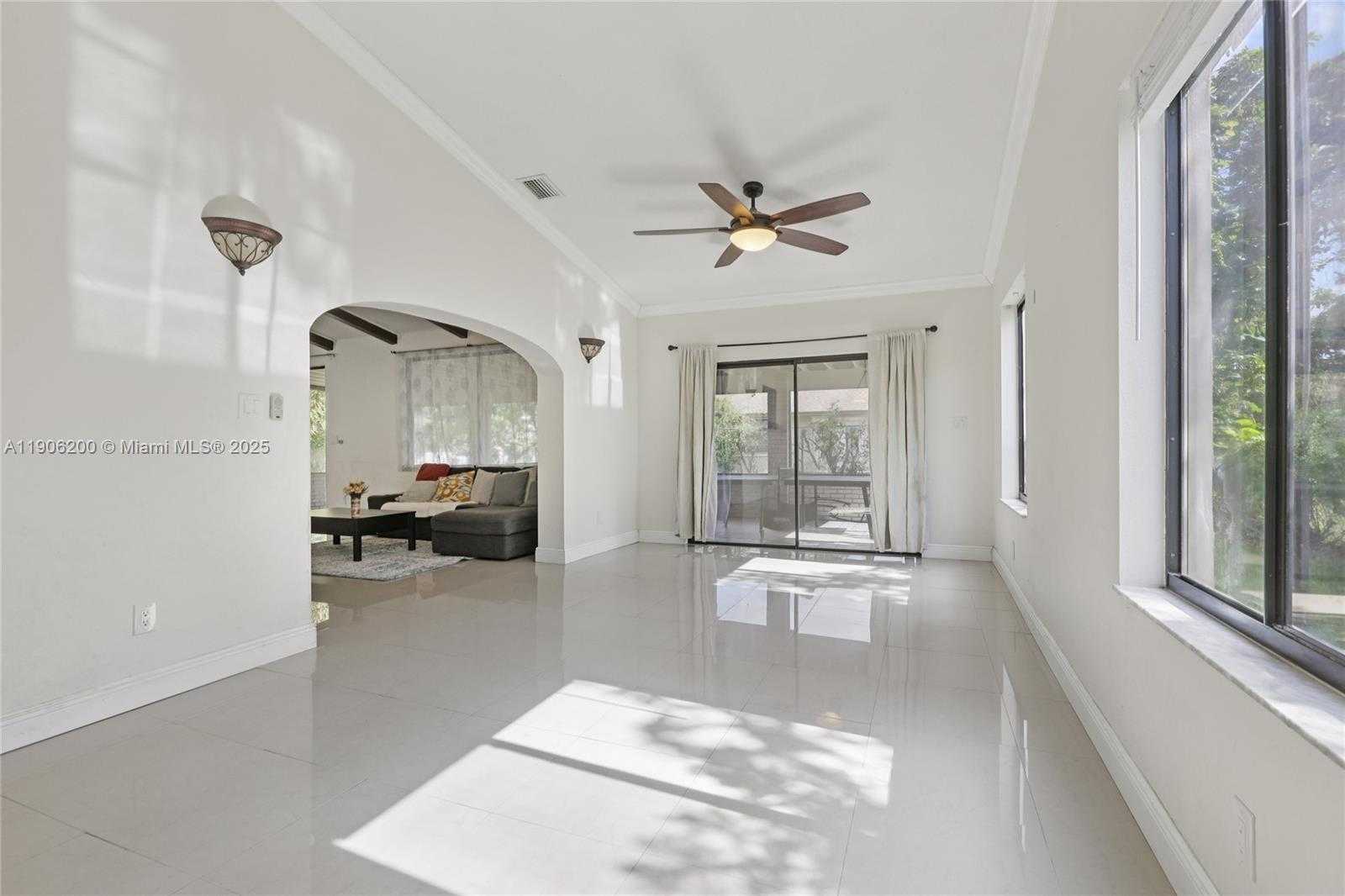 Small Image of 9315 SOUTH WEST 170TH LN, Palmetto Bay Number 15