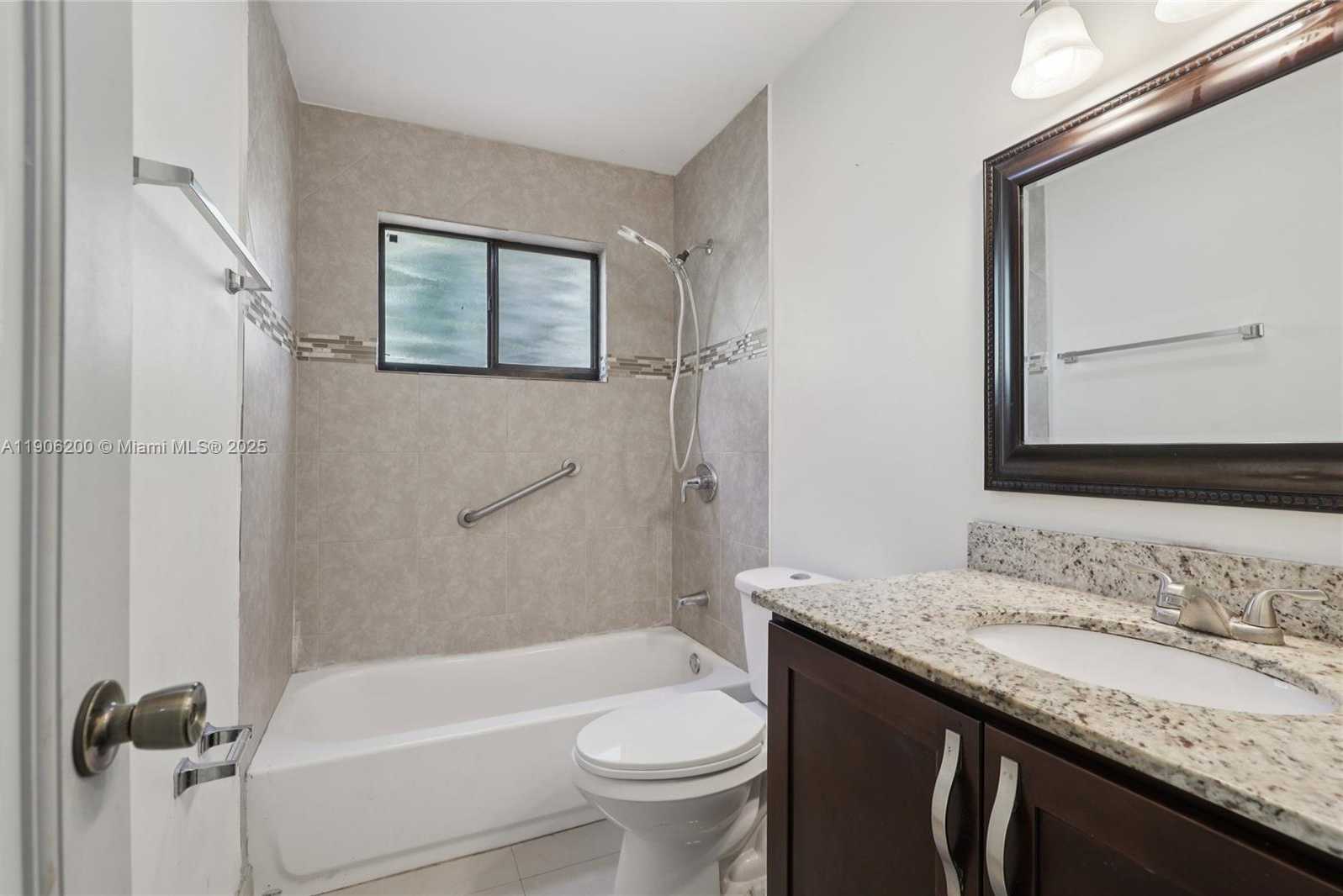 Small Image of 9315 SOUTH WEST 170TH LN, Palmetto Bay Number 28