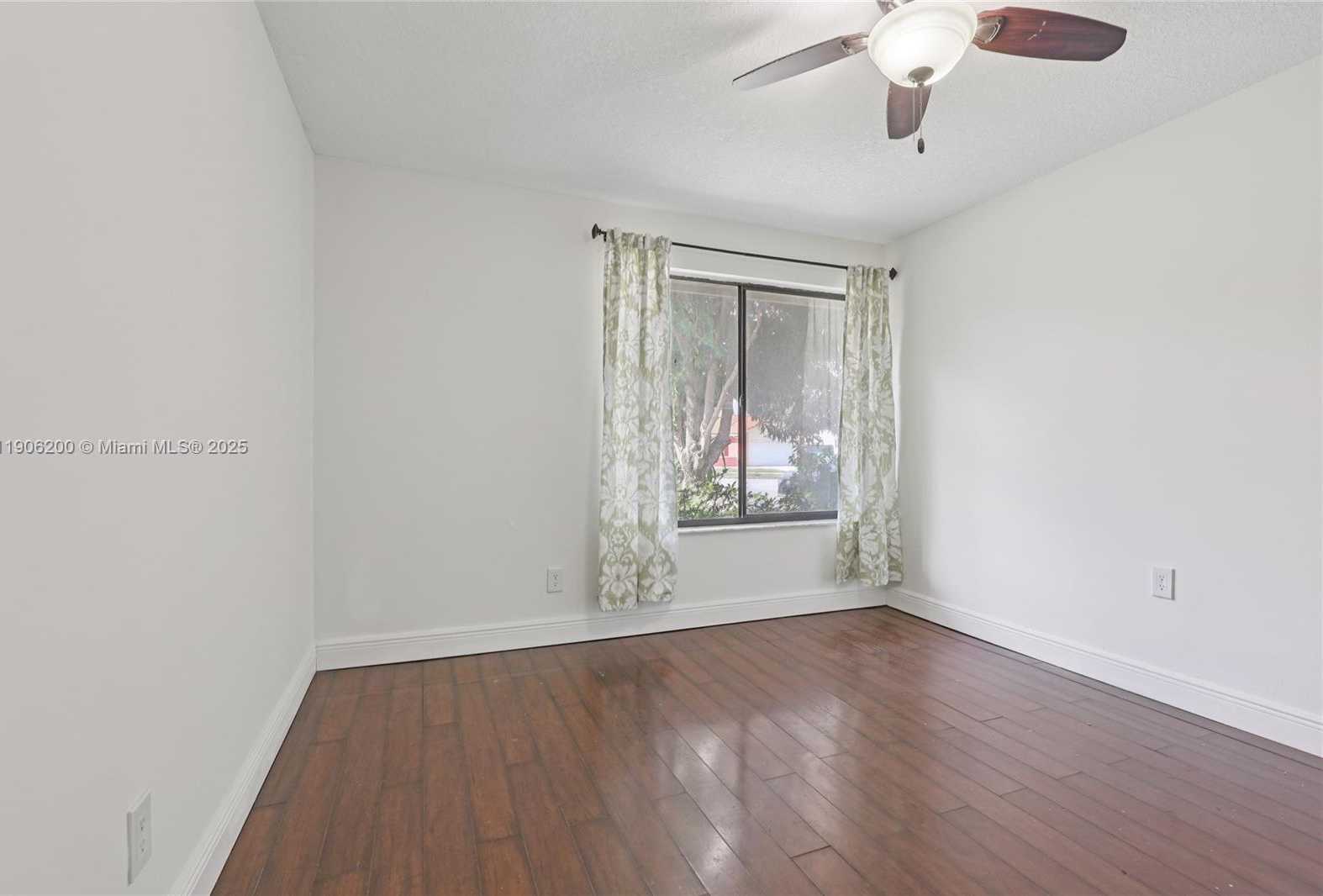 Small Image of 9315 SOUTH WEST 170TH LN, Palmetto Bay Number 33