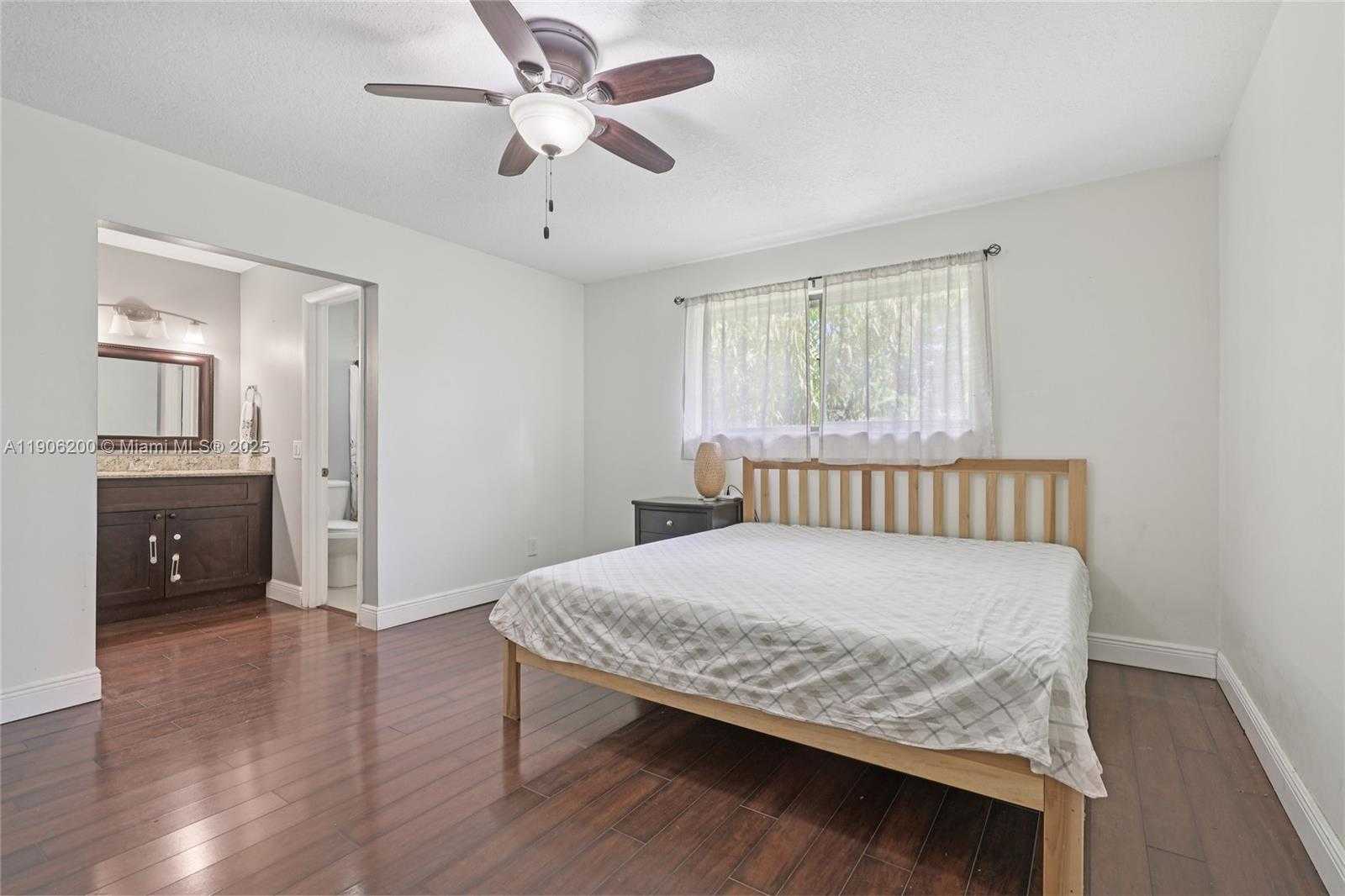 Small Image of 9315 SOUTH WEST 170TH LN, Palmetto Bay Number 35