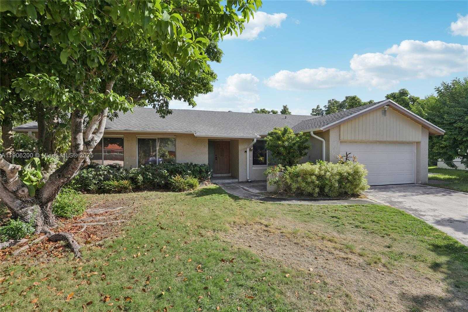 Small Image of 9315 SOUTH WEST 170TH LN, Palmetto Bay Number 4