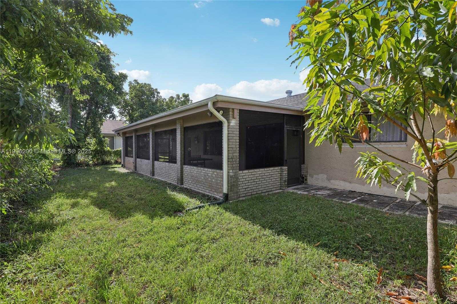 Small Image of 9315 SOUTH WEST 170TH LN, Palmetto Bay Number 46