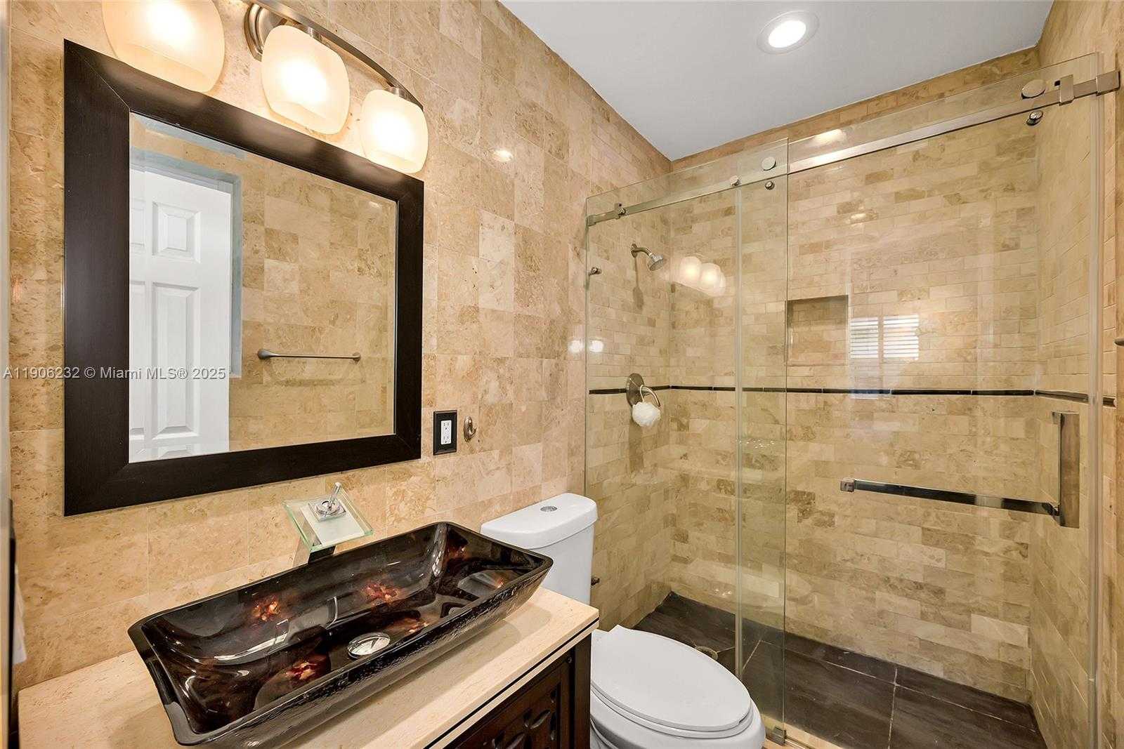 Small Image of 1532 NORTH EAST 39TH ST, Oakland Park Number 11