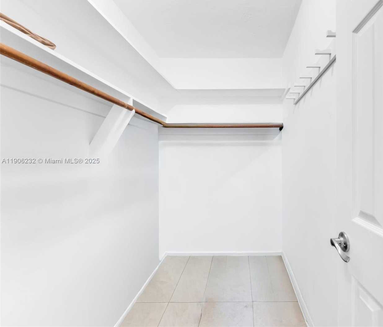 Small Image of 1532 NORTH EAST 39TH ST, Oakland Park Number 12