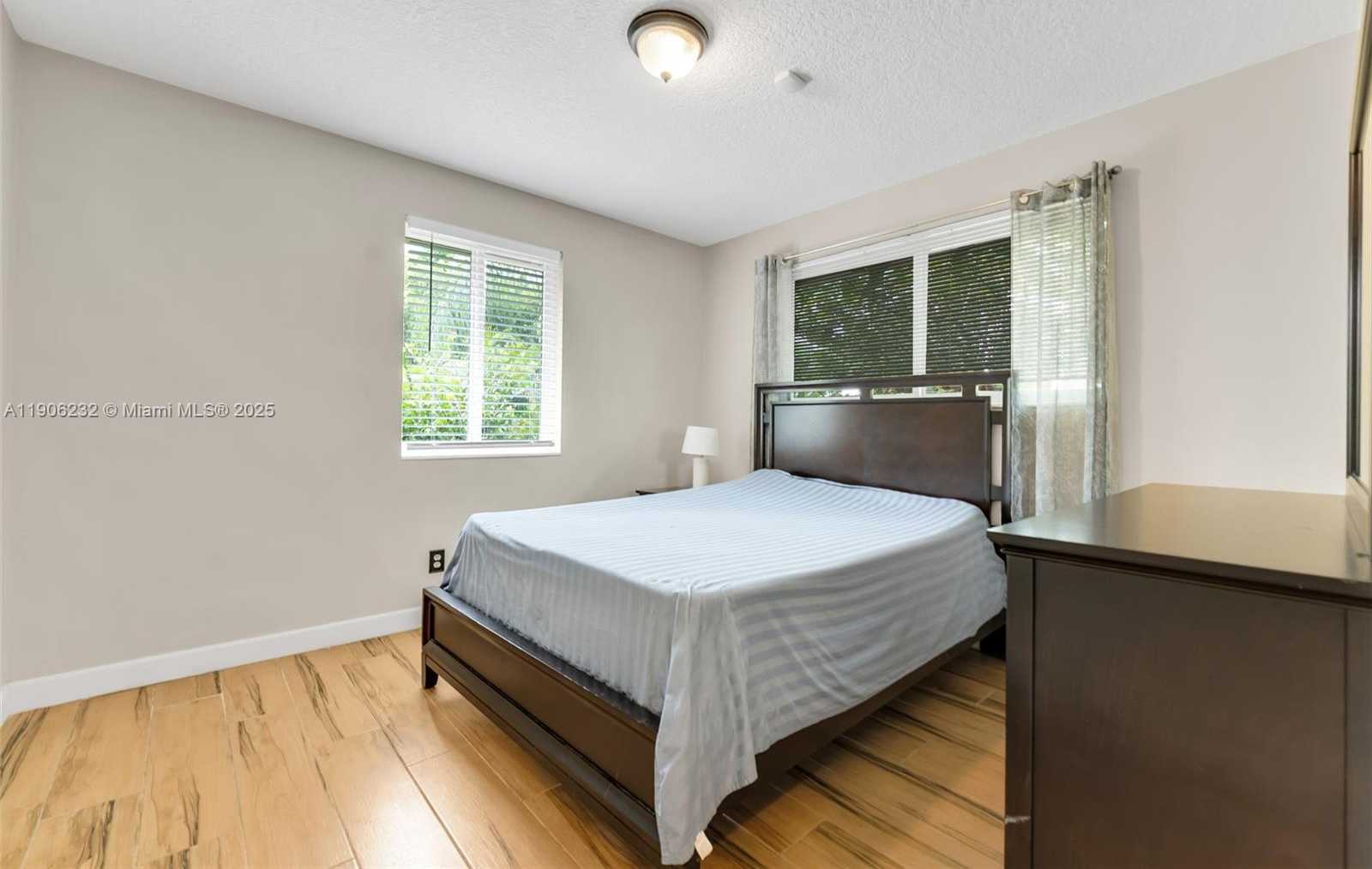 Small Image of 1532 NORTH EAST 39TH ST, Oakland Park Number 13