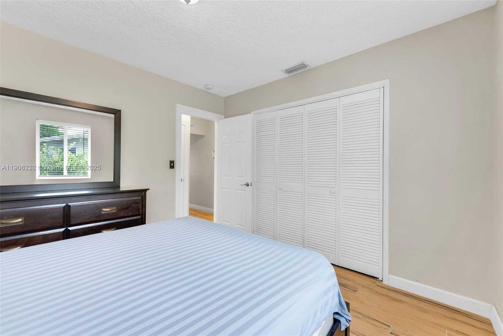 Small Image of 1532 NORTH EAST 39TH ST, Oakland Park Number 14