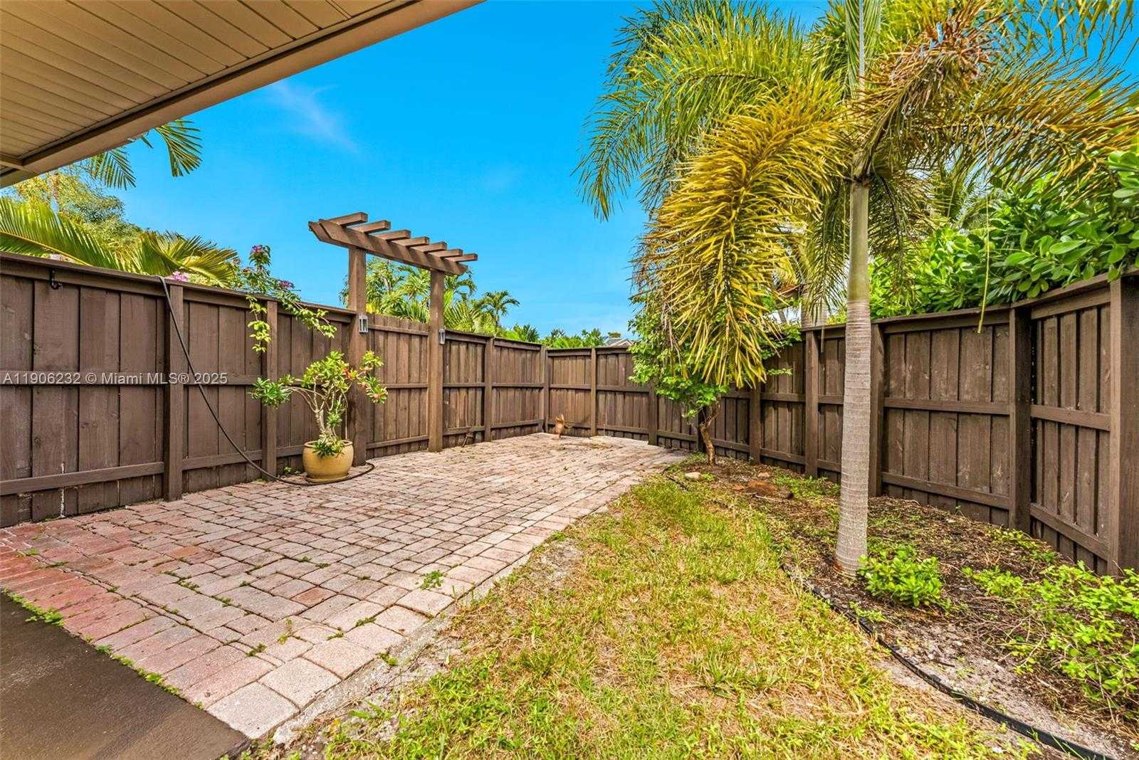 Small Image of 1532 NORTH EAST 39TH ST, Oakland Park Number 26