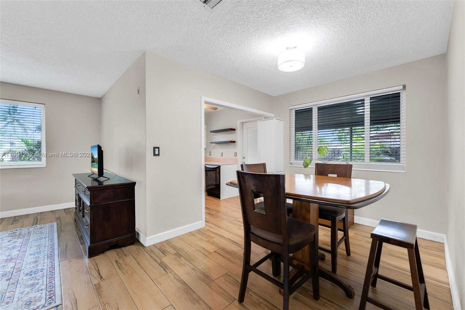 Small Image of 1532 NORTH EAST 39TH ST, Oakland Park Number 4