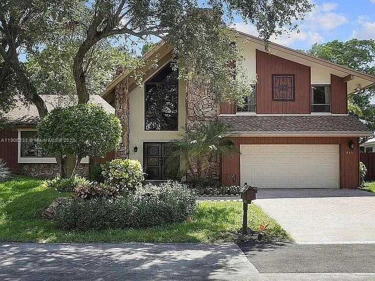 Small Image of 863 WEST COCO PLUM CIR, Plantation Number 1