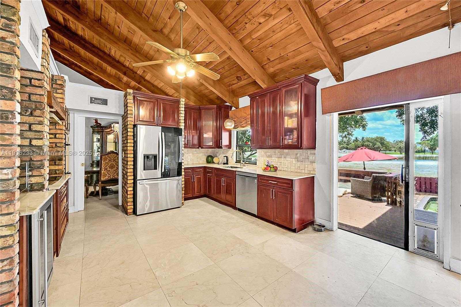 Small Image of 863 WEST COCO PLUM CIR, Plantation Number 11