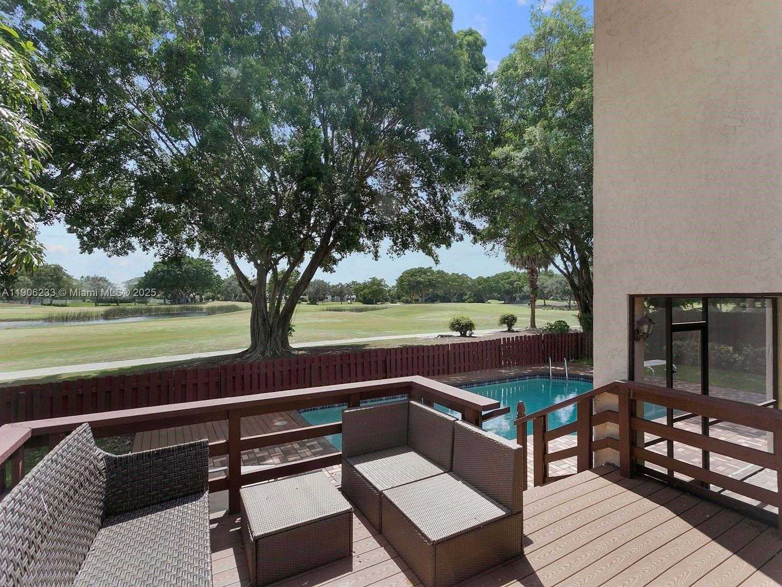 Small Image of 863 WEST COCO PLUM CIR, Plantation Number 21