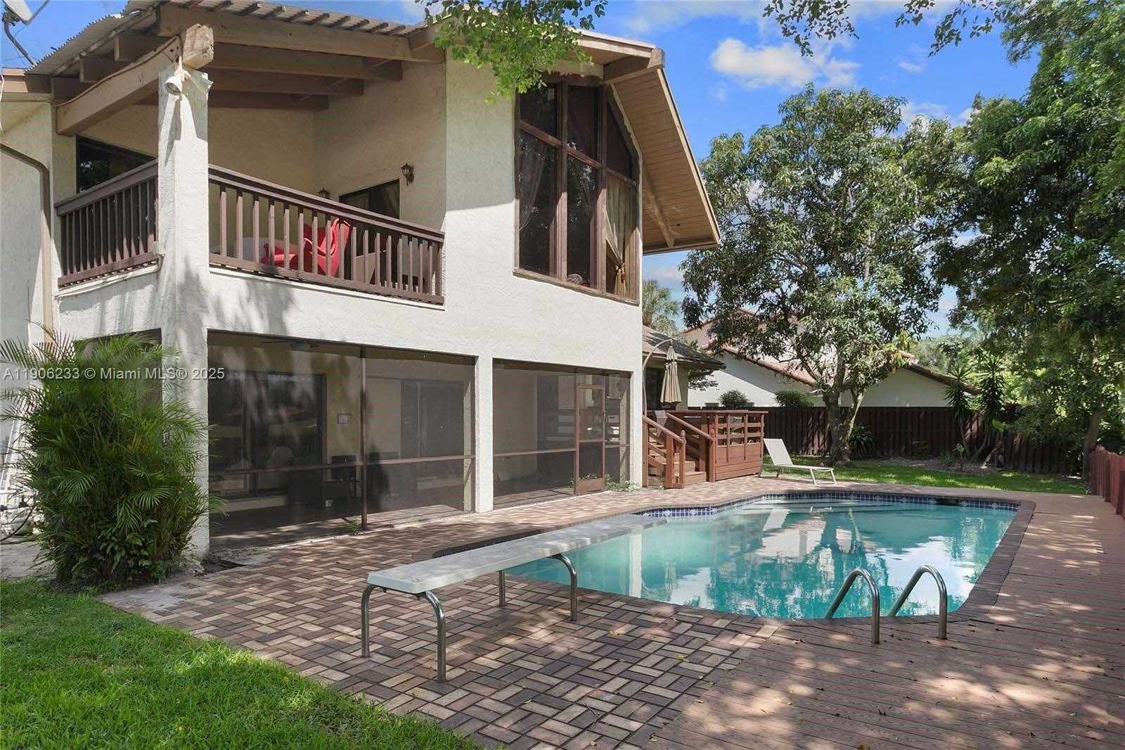 Small Image of 863 WEST COCO PLUM CIR, Plantation Number 23