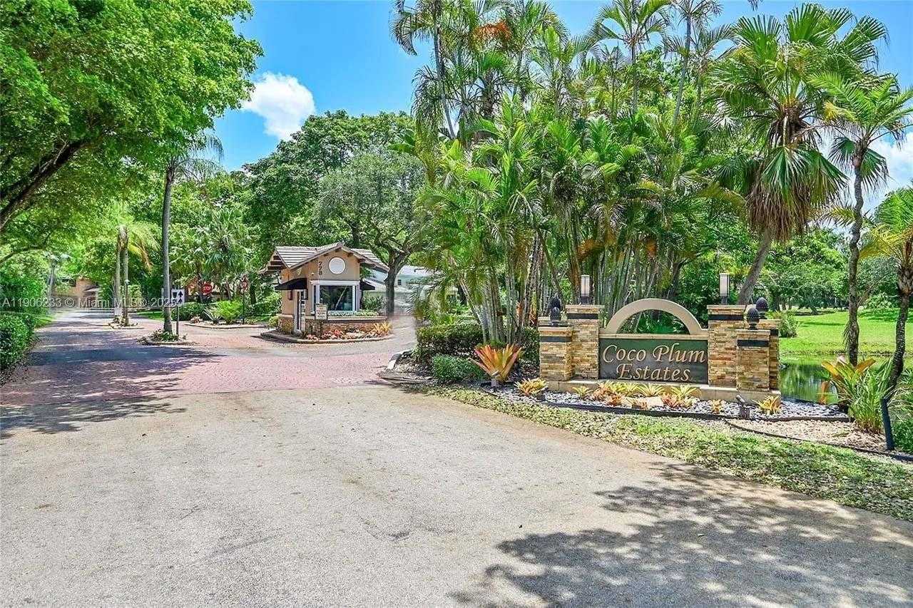 Small Image of 863 WEST COCO PLUM CIR, Plantation Number 26