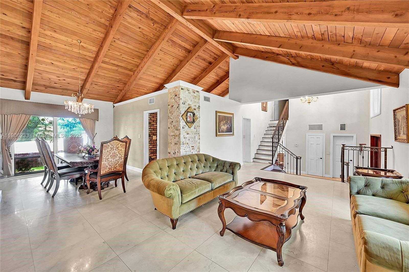 Small Image of 863 WEST COCO PLUM CIR, Plantation Number 4