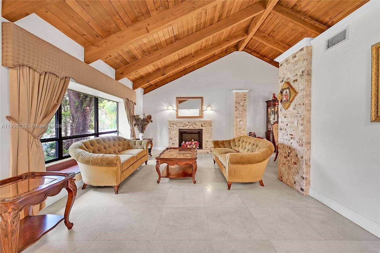 Small Image of 863 WEST COCO PLUM CIR, Plantation Number 5