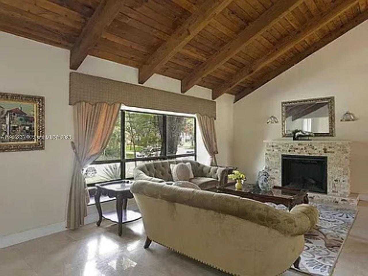 Small Image of 863 WEST COCO PLUM CIR, Plantation Number 7