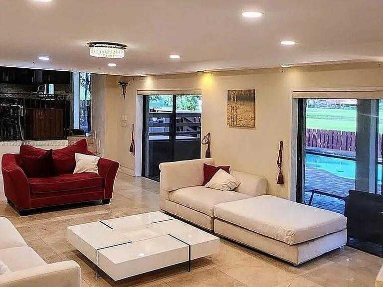 Small Image of 863 WEST COCO PLUM CIR, Plantation Number 8