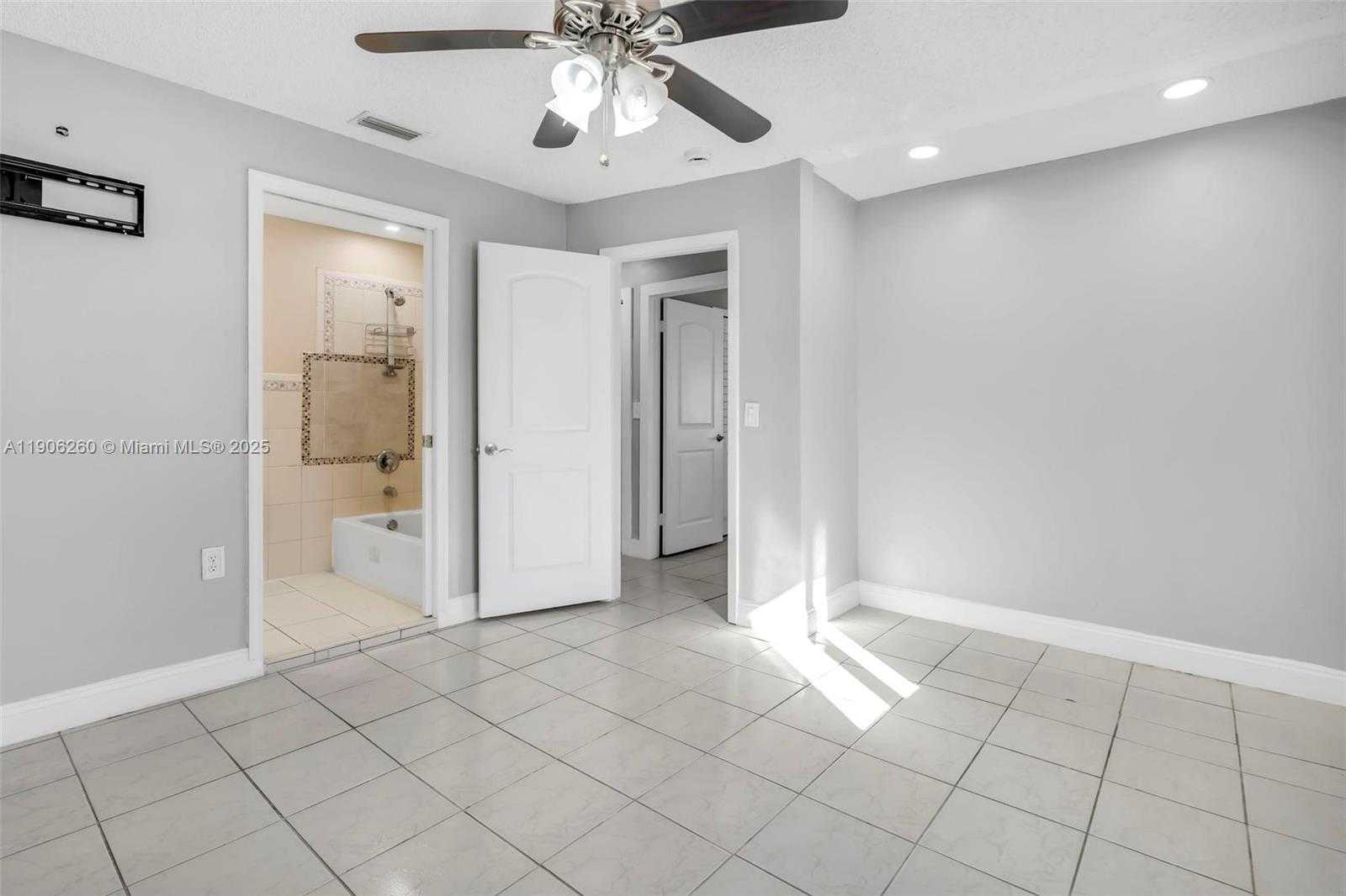 Small Image of 15430 SOUTH WEST 308 ST, Homestead Number 25